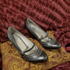 Life Stride Black Pumps 8.5